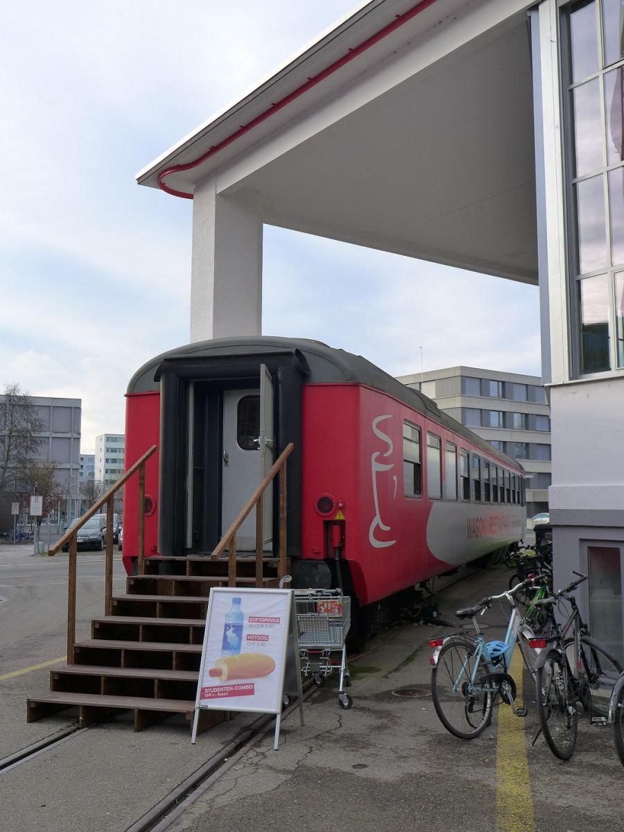 Kaffee und Kuchen zu Beginn.JPG