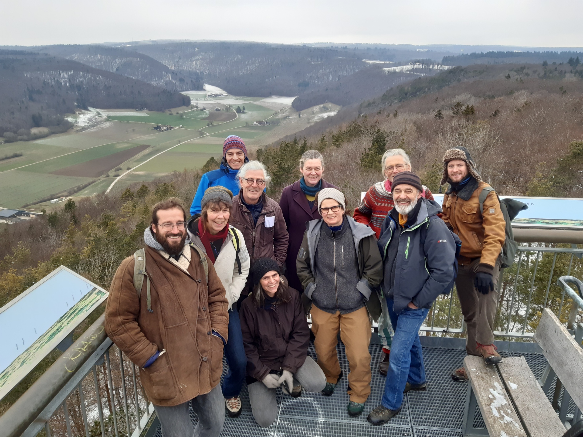 Wandergruppe_auf_dem_Randenturm1.jpg