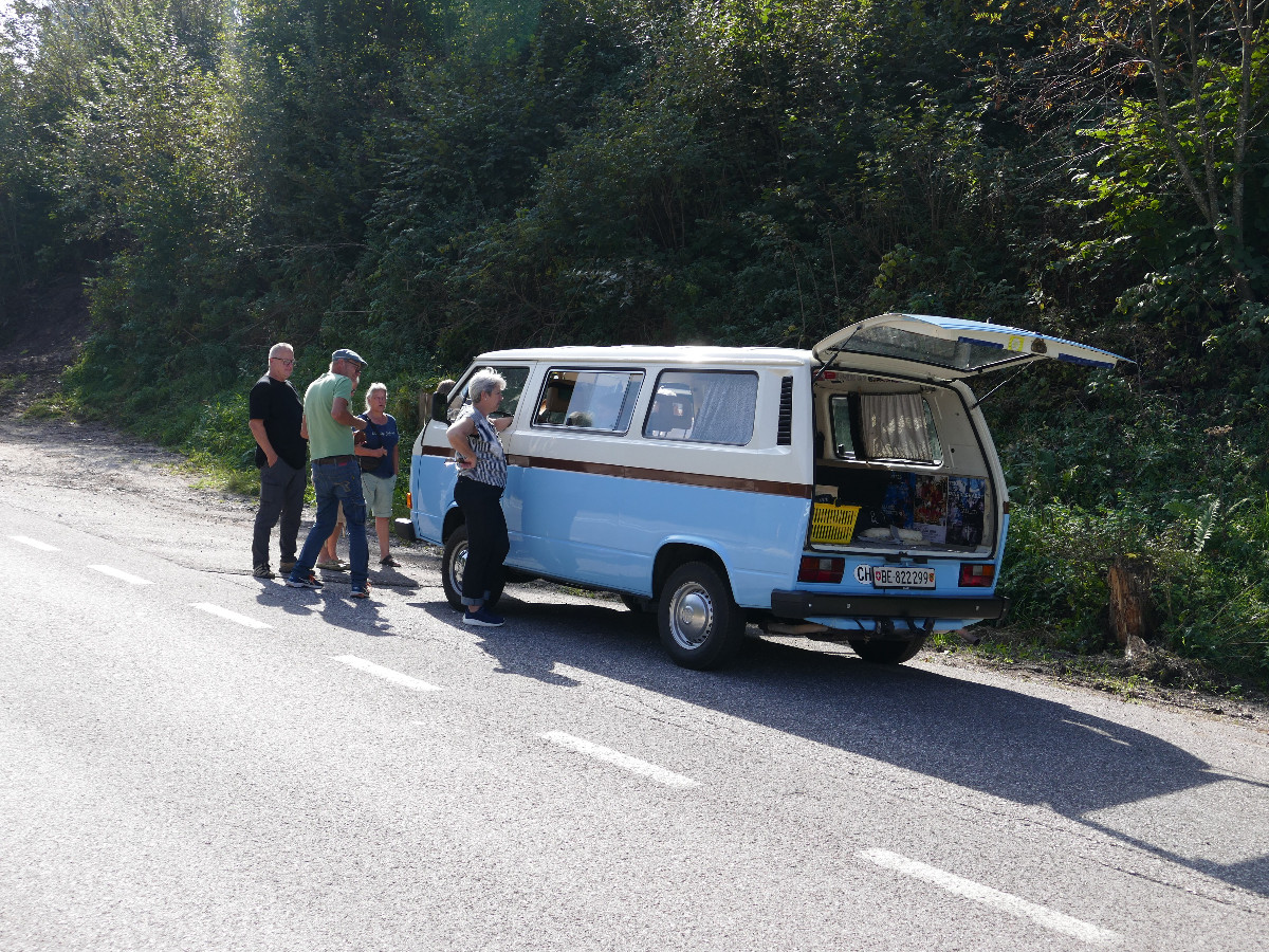 2023-10-03 7 VW Bus Fahrt nach Oberradein.JPG