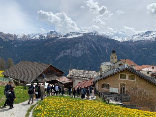 Lehmbau-Exkursion_Berge.jpg